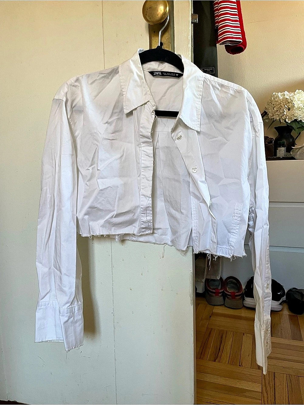 Zara Cropped White Button Down Shirt Size Small